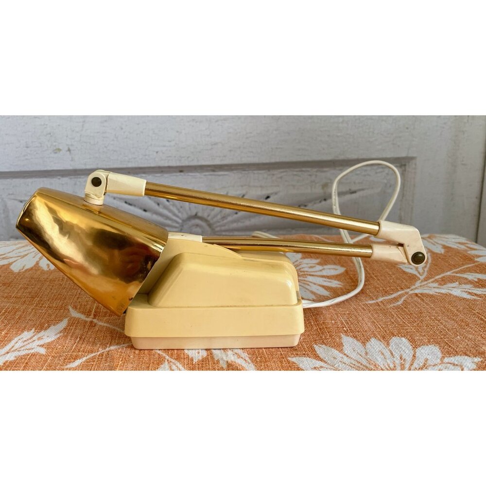 Vintage MCM Cygnet-Lite Model X317 Yellow gold Folding Desk Lamp - Picture 2 of 16
